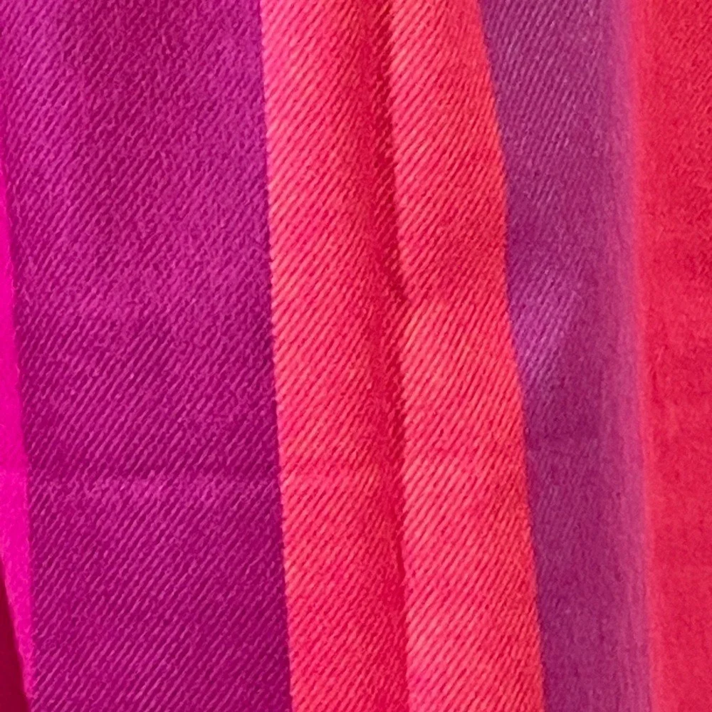 Made in Scotland‎ Cashmere Fringe Scarf Women's soft vibrant pink purple colors